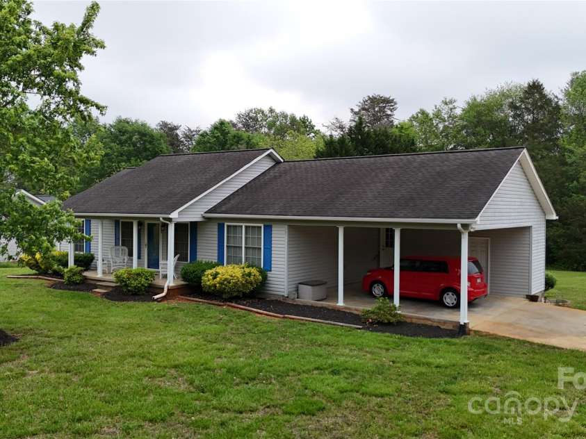 3124 Banks Street, Lincolnton, NC 28092.  MLS# CAR4249815, YatesRealty ID 14239. 