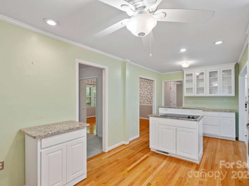 188 Stonemarker Road, Mooresville, NC 28117.  MLS# CAR4257636, YatesRealty ID 14240. Kitchen