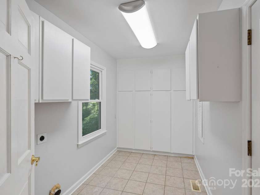 188 Stonemarker Road, Mooresville, NC 28117.  MLS# CAR4257636, YatesRealty ID 14240. Laundry Room