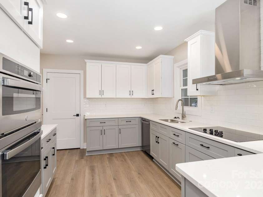 1208 Fordham Road, Charlotte, NC 28208.  MLS# CAR4252949, YatesRealty ID 14241. 