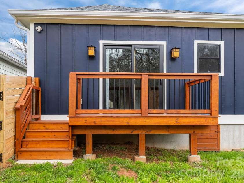 102 Clingman Avenue, Asheville, NC 28801.  MLS# CAR4356055, YatesRealty ID 14242. Private Back Deck