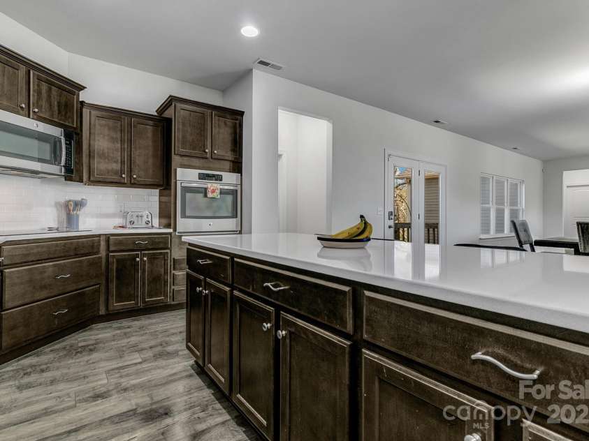 21 Willie Lane, Weaverville, NC 28787.  MLS# CAR4240608, YatesRealty ID 14242. 