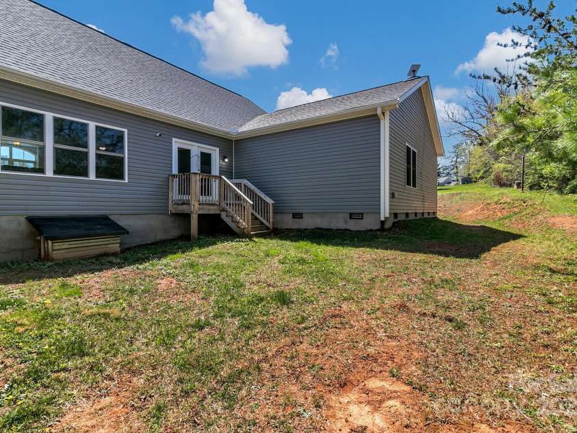 21 Willie Lane, Weaverville, NC 28787.  MLS# CAR4240608, YatesRealty ID 14242. 