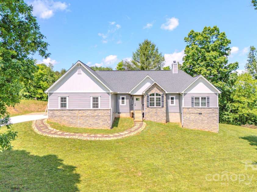 21 Willie Lane, Weaverville, NC 28787.  MLS# CAR4240608, YatesRealty ID 14242. 