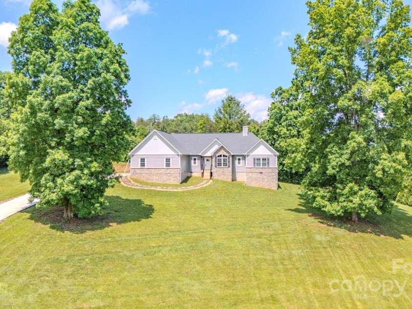 21 Willie Lane, Weaverville, NC 28787.  MLS# CAR4240608, YatesRealty ID 14242. 