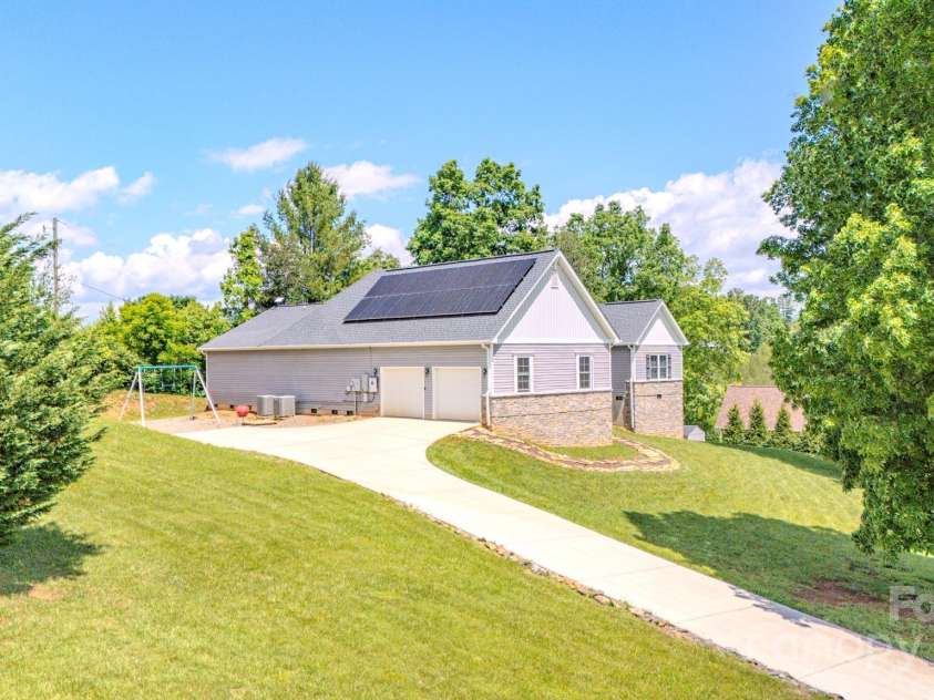 21 Willie Lane, Weaverville, NC 28787.  MLS# CAR4240608, YatesRealty ID 14242. 