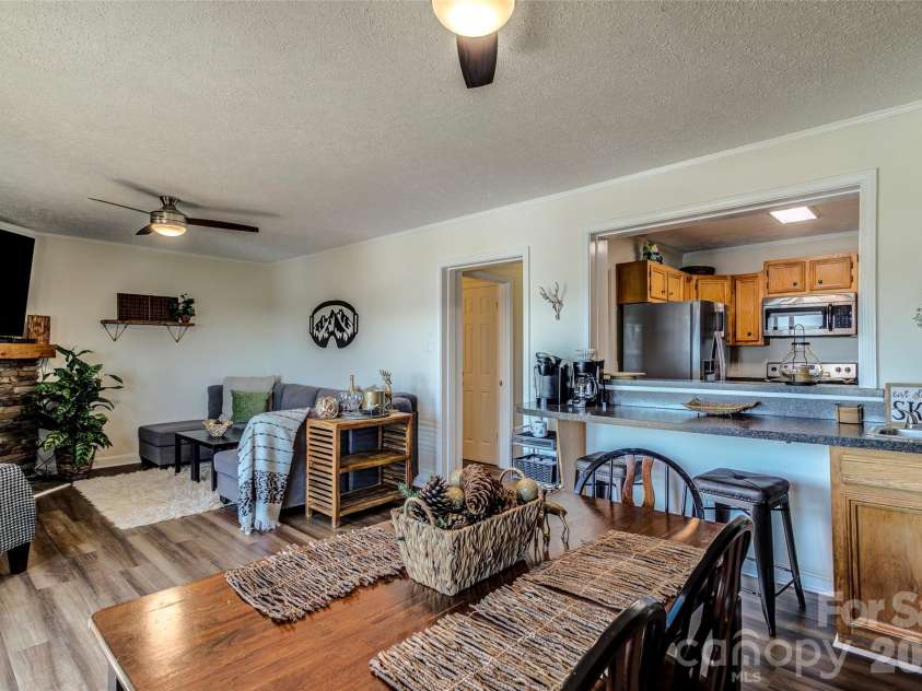 103 Sugar Ski Drive, Banner Elk, NC 28604.  MLS# CAR4405644, YatesRealty ID 14243. 