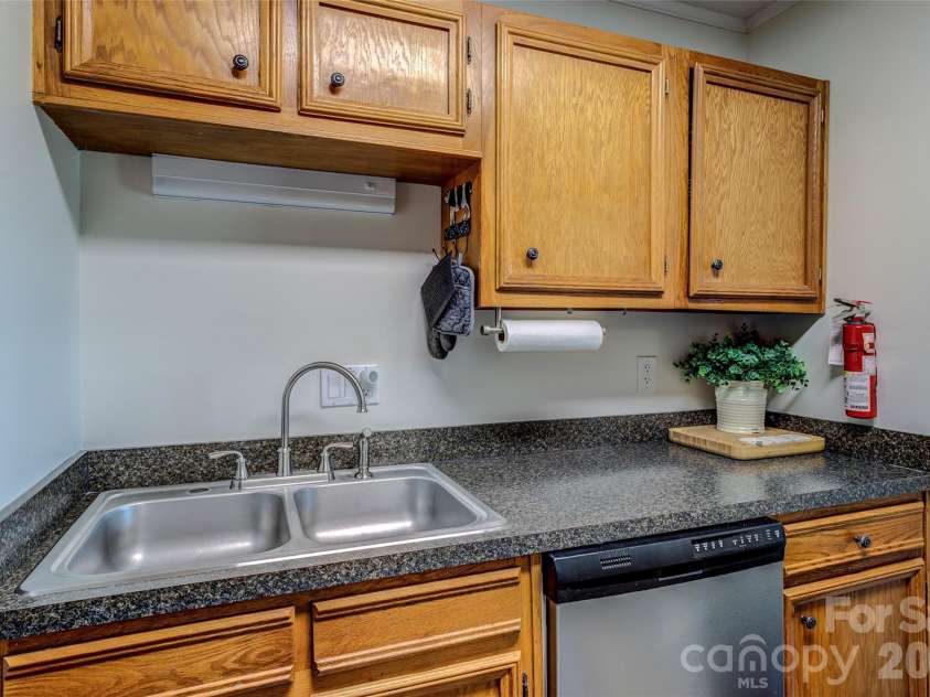 103 Sugar Ski Drive, Banner Elk, NC 28604.  MLS# CAR4405644, YatesRealty ID 14243. 