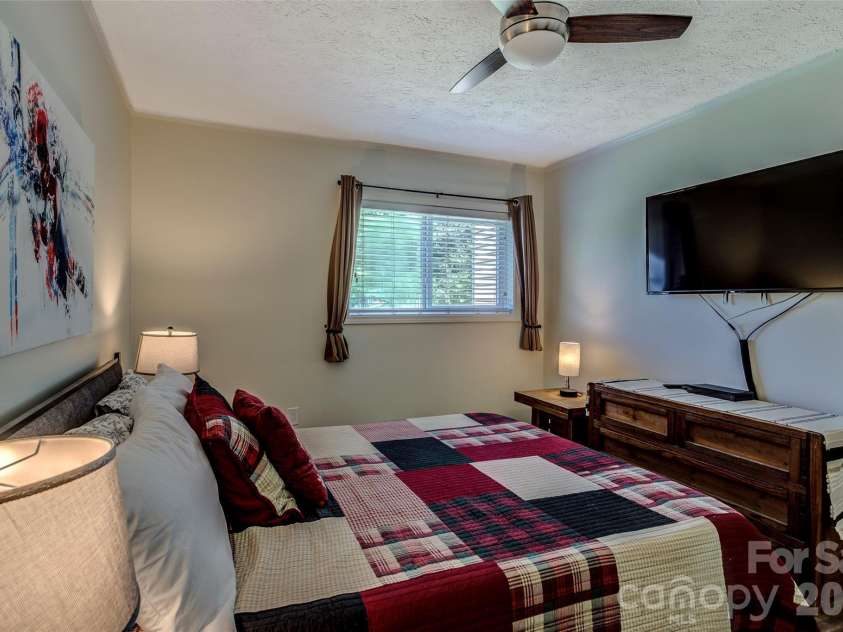 103 Sugar Ski Drive, Banner Elk, NC 28604.  MLS# CAR4405644, YatesRealty ID 14243. 
