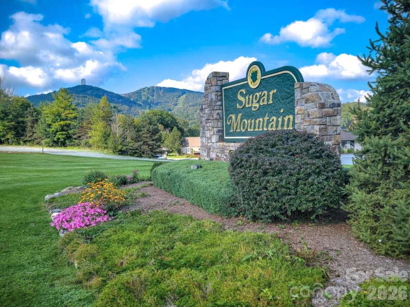 103 Sugar Ski Drive, Banner Elk, NC 28604.  MLS# CAR4405644, YatesRealty ID 14243. 