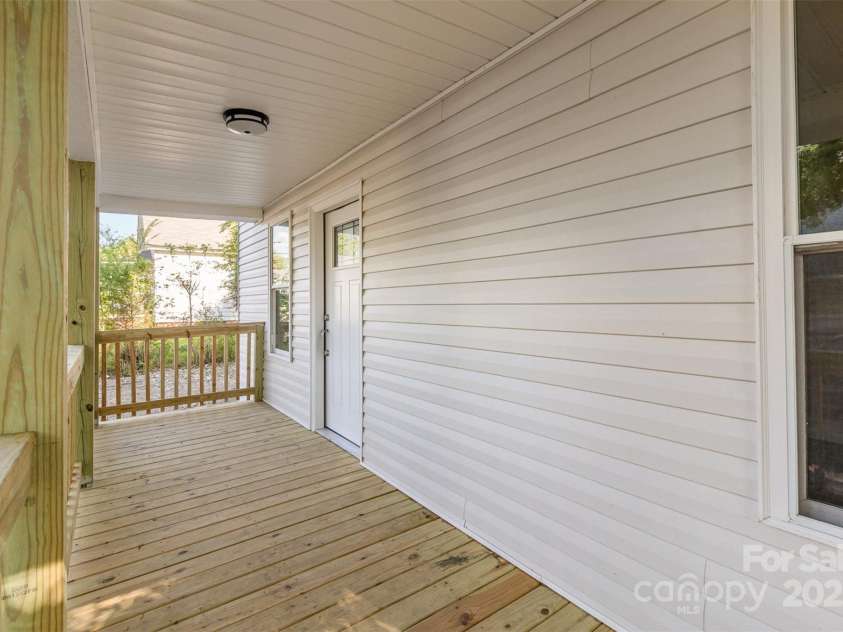 555 Pryor Street, Chester, SC 29706.  MLS# CAR4250838, YatesRealty ID 14243. 