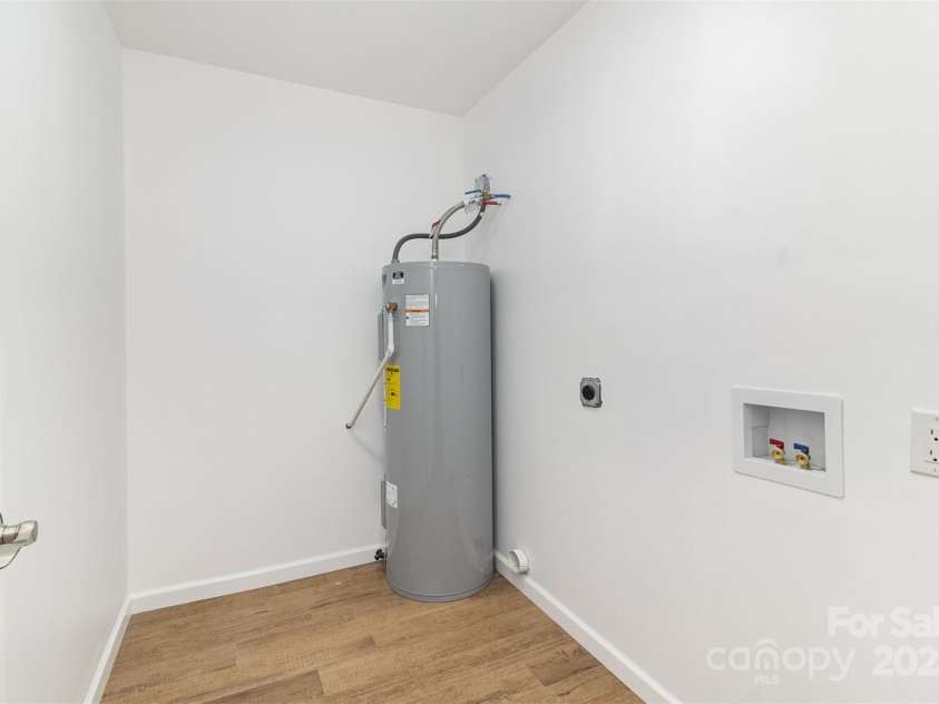 555 Pryor Street, Chester, SC 29706.  MLS# CAR4250838, YatesRealty ID 14243. 