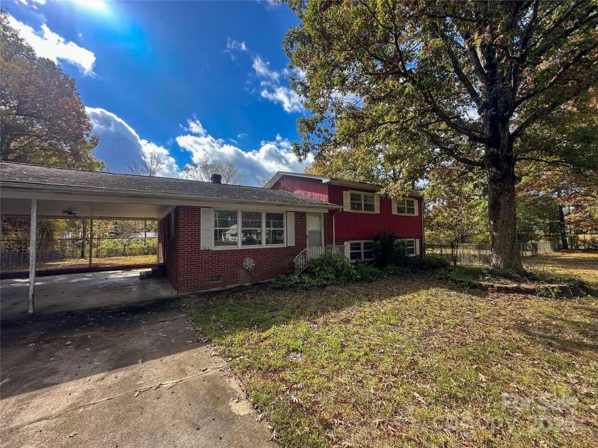1910 Midwood Drive, Albemarle, NC 28001.  MLS# CAR4317761, YatesRealty ID 14244. 