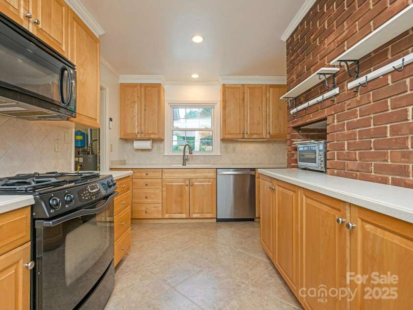 3615 Champaign Street, Charlotte, NC 28210.  MLS# CAR4251822, YatesRealty ID 14244. 