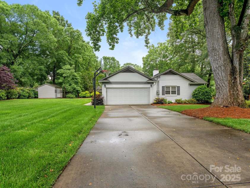 3615 Champaign Street, Charlotte, NC 28210.  MLS# CAR4251822, YatesRealty ID 14244. Attached 2 Car Garage