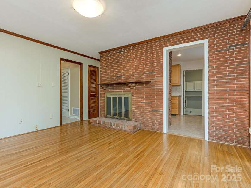 3615 Champaign Street, Charlotte, NC 28210.  MLS# CAR4251822, YatesRealty ID 14244. Family Room