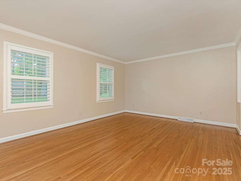 3615 Champaign Street, Charlotte, NC 28210.  MLS# CAR4251822, YatesRealty ID 14244. Living Room