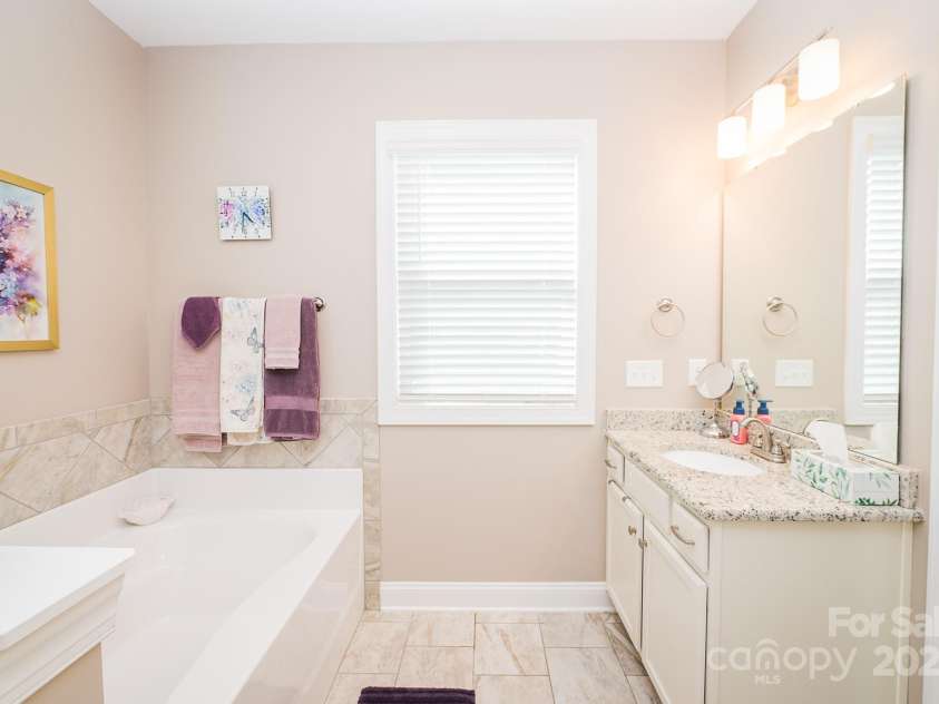 9026 Raven Top Drive, Mint Hill, NC 28227.  MLS# CAR4256284, YatesRealty ID 14246. 