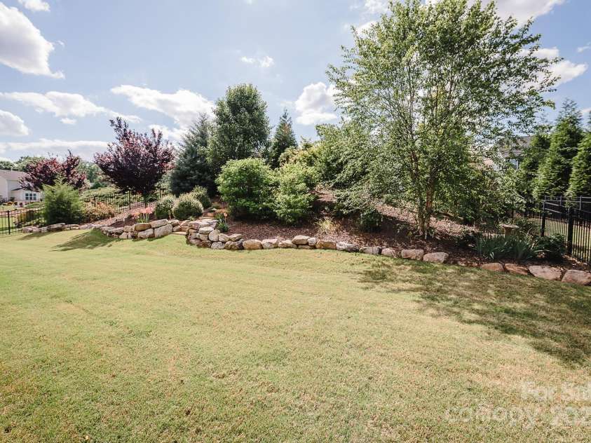 9026 Raven Top Drive, Mint Hill, NC 28227.  MLS# CAR4256284, YatesRealty ID 14246. 