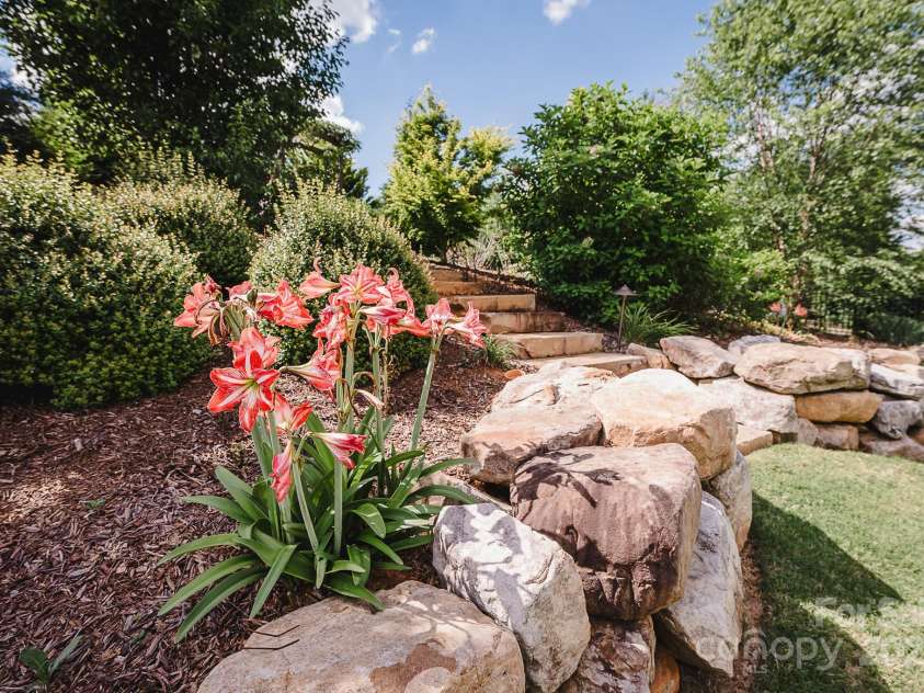 9026 Raven Top Drive, Mint Hill, NC 28227.  MLS# CAR4256284, YatesRealty ID 14246. 