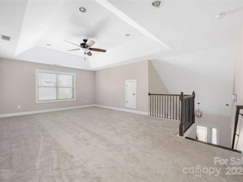 9026 Raven Top Drive, Mint Hill, NC 28227.  MLS# CAR4316455, YatesRealty ID 14246. Multi faceted loft/flex space