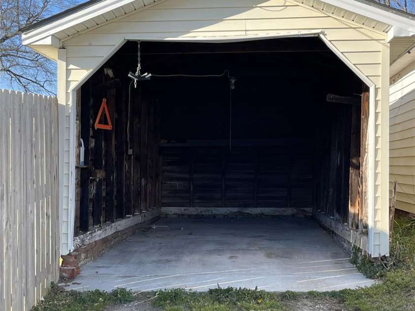 516 7th Street, Kannapolis, NC 28081.  MLS# CAR4231118, YatesRealty ID 14247. 