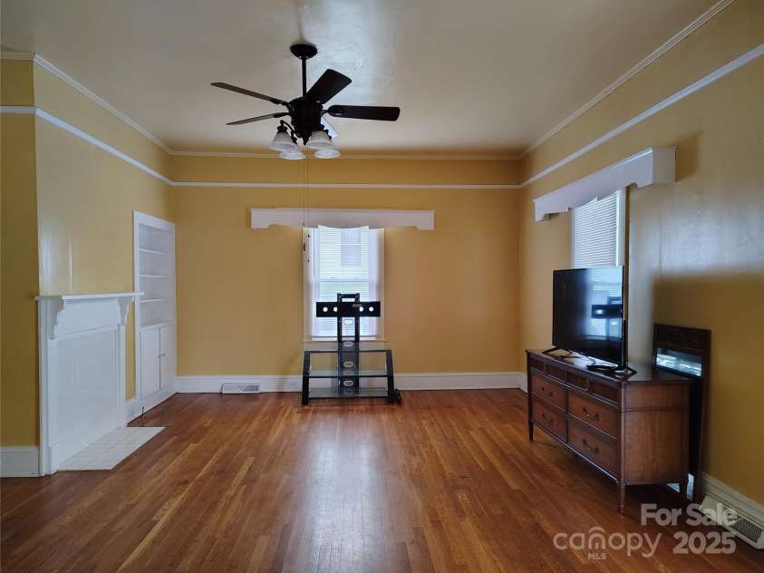 516 7th Street, Kannapolis, NC 28081.  MLS# CAR4231118, YatesRealty ID 14247. 