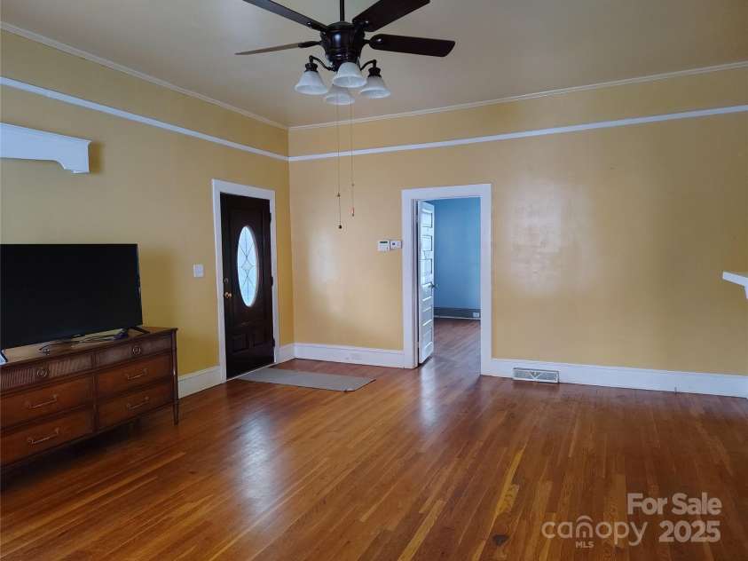 516 7th Street, Kannapolis, NC 28081.  MLS# CAR4231118, YatesRealty ID 14247. 