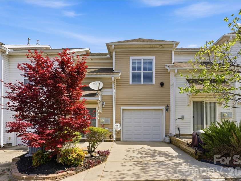8341 Scotney Bluff Avenue, Charlotte, NC 28273.  MLS# CAR4366829, YatesRealty ID 14247. 