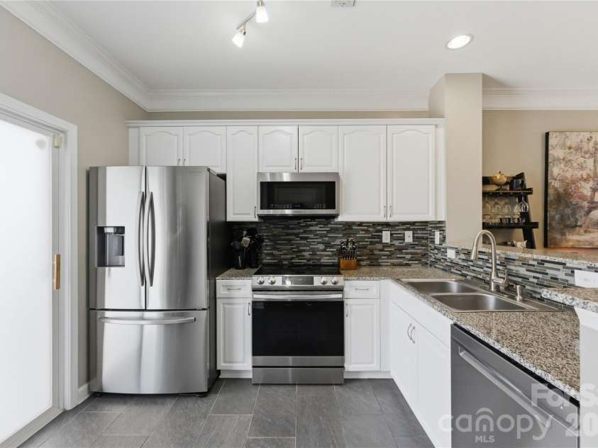 8341 Scotney Bluff Avenue, Charlotte, NC 28273.  MLS# CAR4366829, YatesRealty ID 14247. Tile flooring added too