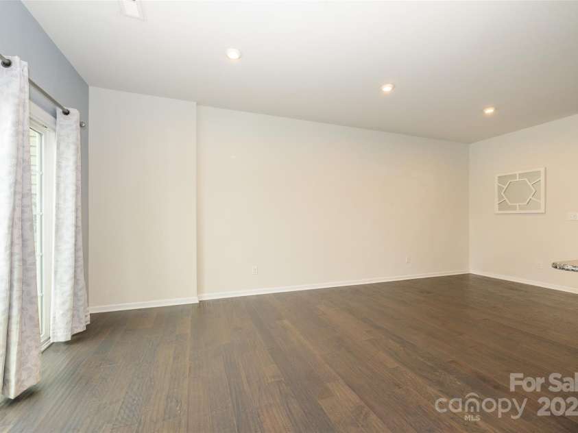 2692 Norman Isle Drive, Denver, NC 28037.  MLS# CAR4221738, YatesRealty ID 14248. Dining/ Flex