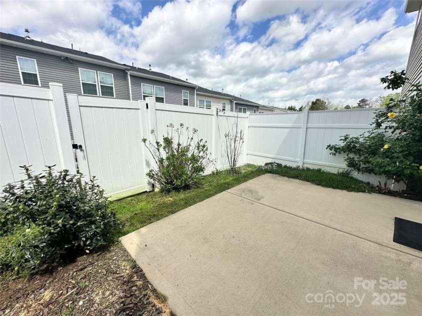 2692 Norman Isle Drive, Denver, NC 28037.  MLS# CAR4221738, YatesRealty ID 14248. Enclosed Patio