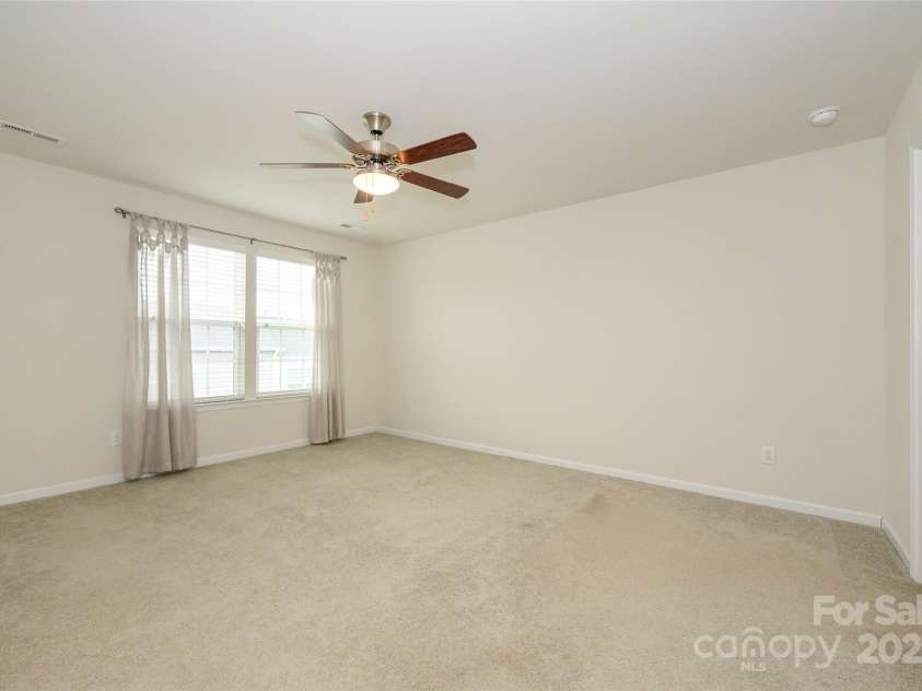 2692 Norman Isle Drive, Denver, NC 28037.  MLS# CAR4221738, YatesRealty ID 14248. Primary Bedroom