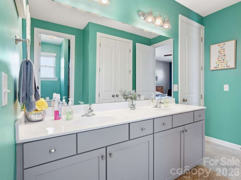 560 Sandbar Point, Clover, SC 29710.  MLS# CAR4356462, YatesRealty ID 14249. 