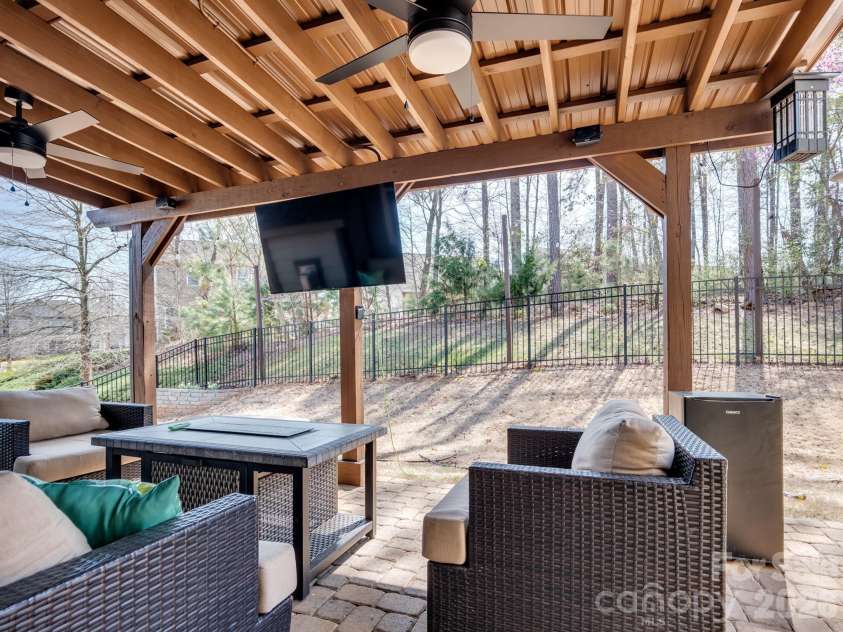 560 Sandbar Point, Clover, SC 29710.  MLS# CAR4356462, YatesRealty ID 14249. 
