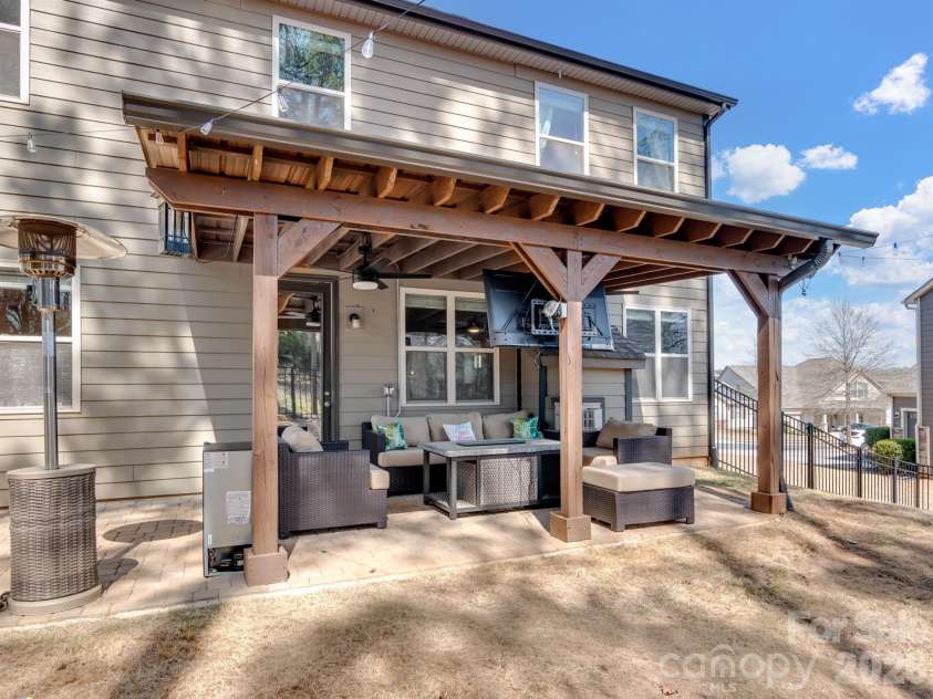 560 Sandbar Point, Clover, SC 29710.  MLS# CAR4356462, YatesRealty ID 14249. 