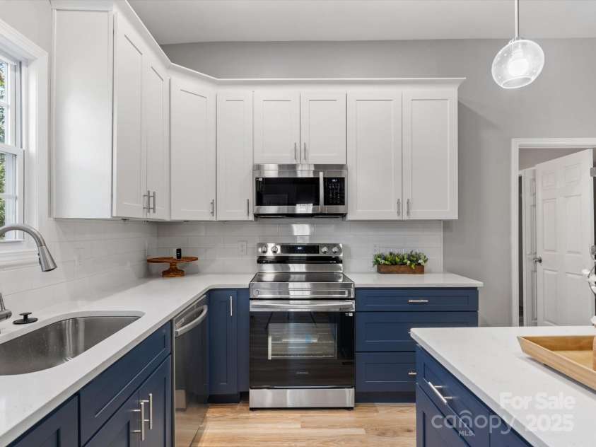 105 York Street, Lancaster, SC 29720.  MLS# CAR4289340, YatesRealty ID 1425. 
