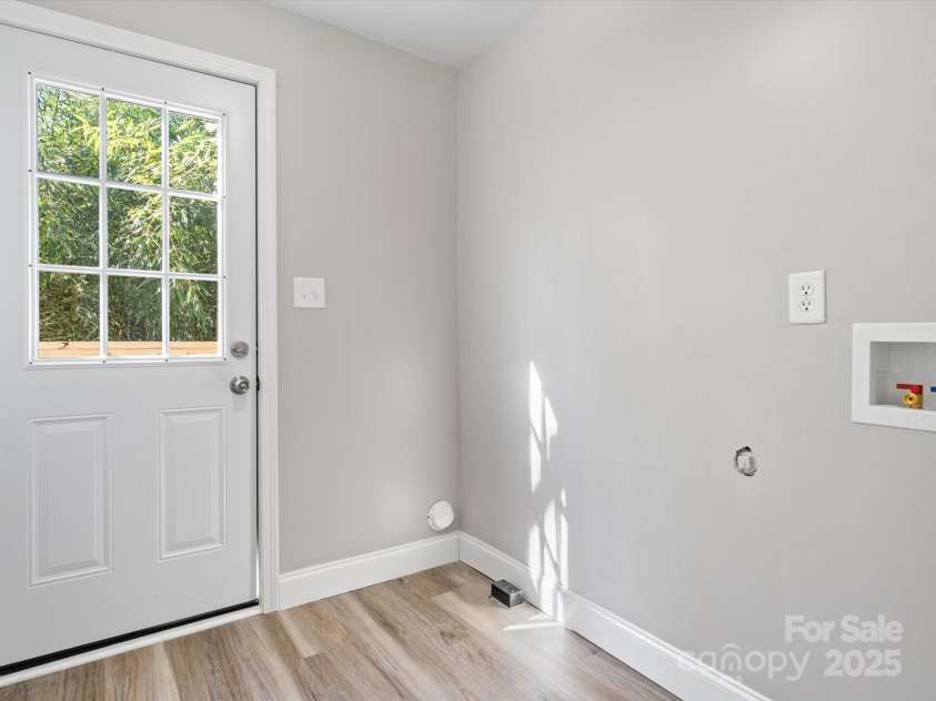 105 York Street, Lancaster, SC 29720.  MLS# CAR4289340, YatesRealty ID 1425. 
