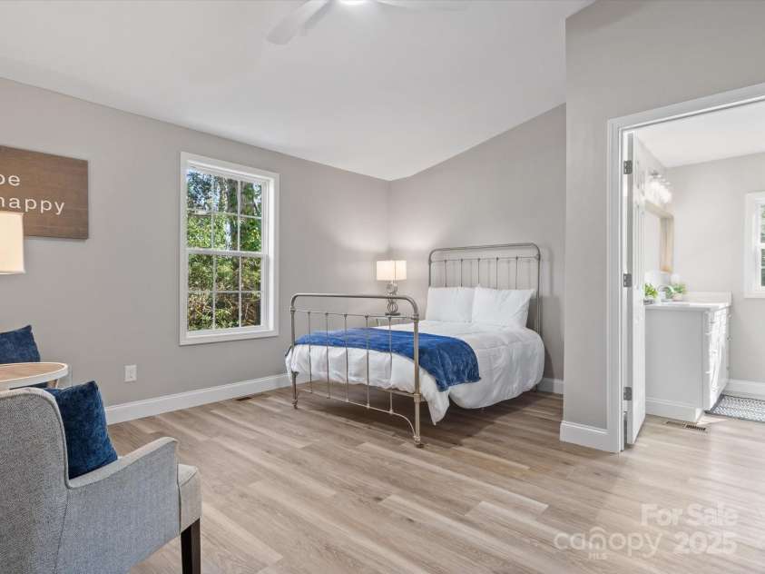 105 York Street, Lancaster, SC 29720.  MLS# CAR4289340, YatesRealty ID 1425. 