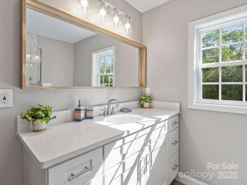 105 York Street, Lancaster, SC 29720.  MLS# CAR4289340, YatesRealty ID 1425. 