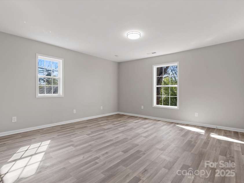 105 York Street, Lancaster, SC 29720.  MLS# CAR4289340, YatesRealty ID 1425. 