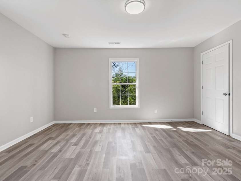 105 York Street, Lancaster, SC 29720.  MLS# CAR4289340, YatesRealty ID 1425. 