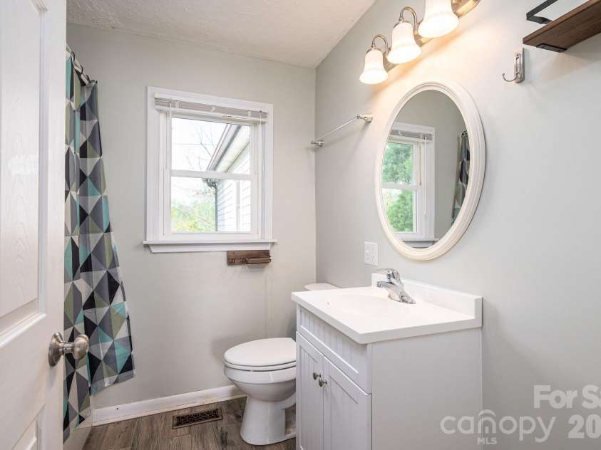 104 White Street, Casar, NC 28020.  MLS# CAR4368115, YatesRealty ID 14250. Bathroom