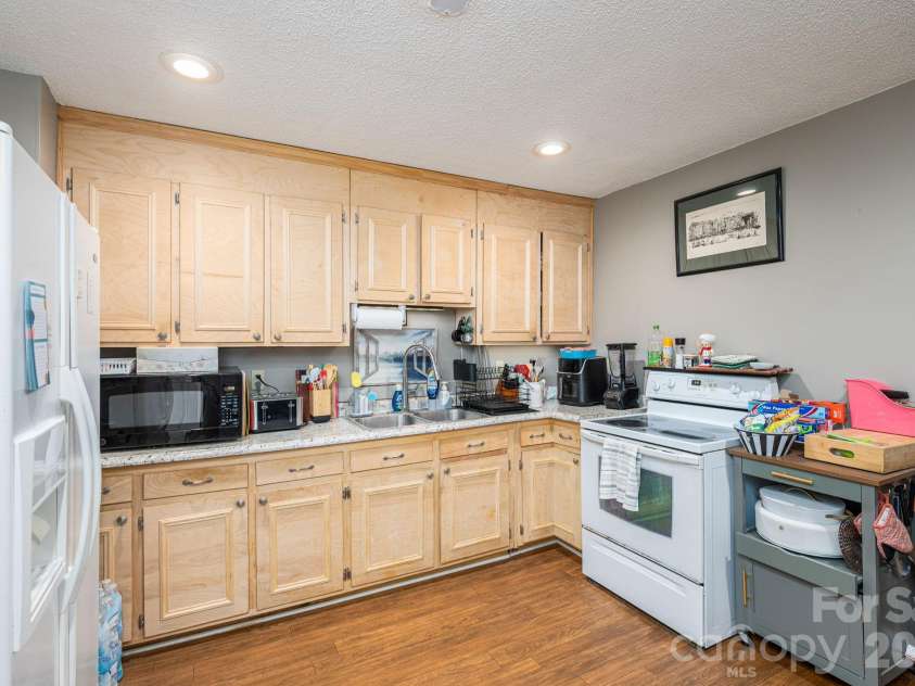 104 White Street, Casar, NC 28020.  MLS# CAR4368115, YatesRealty ID 14250. Kitchen