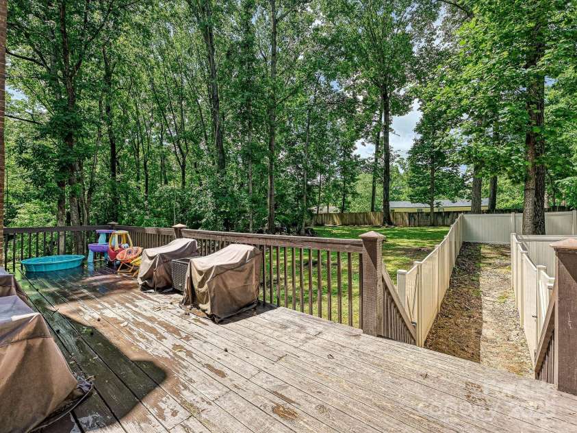 2437 Woodleigh Drive, Gastonia, NC 28056.  MLS# CAR4255182, YatesRealty ID 14250. Deck