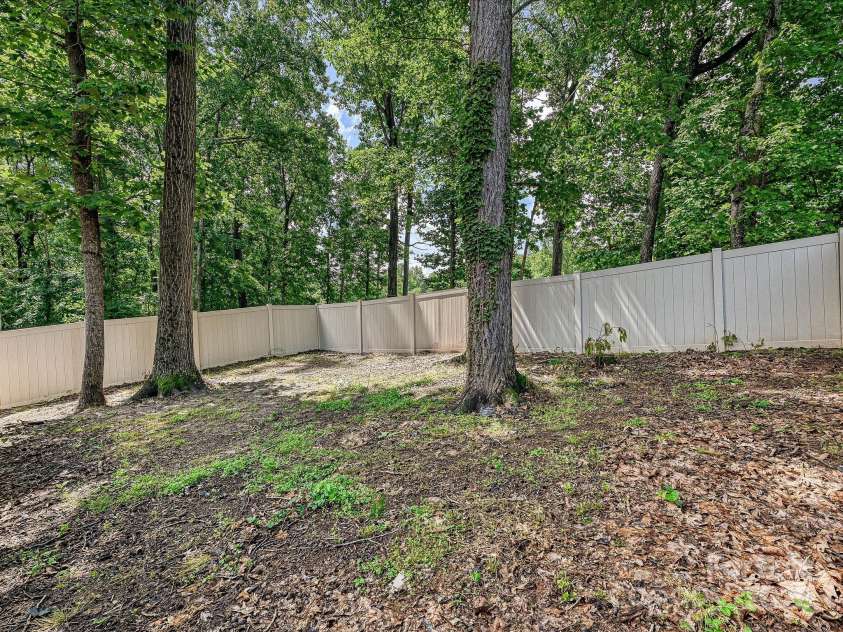 2437 Woodleigh Drive, Gastonia, NC 28056.  MLS# CAR4255182, YatesRealty ID 14250. Dog Run/ Fenced area