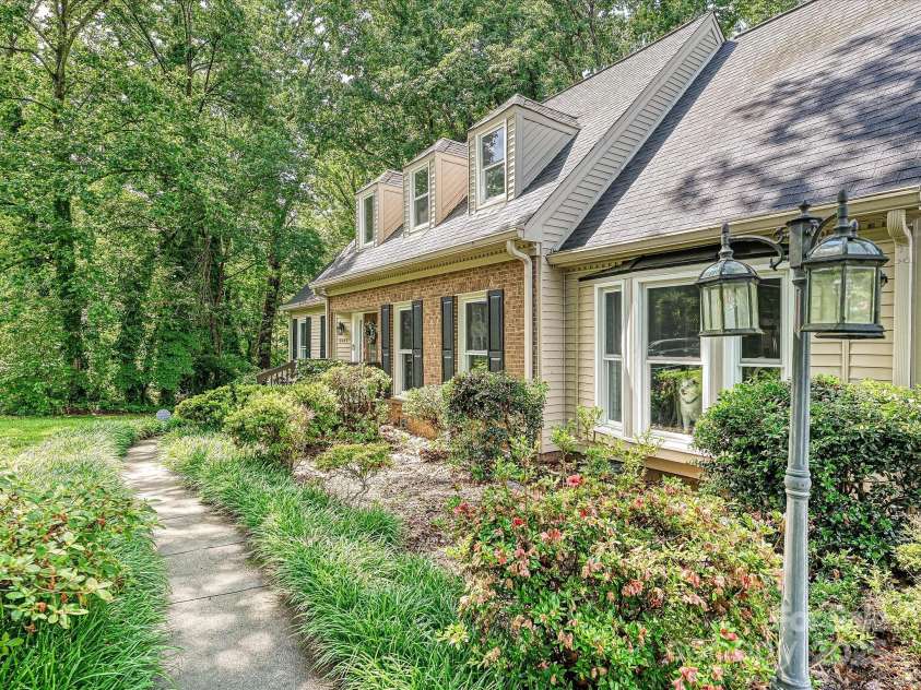 2437 Woodleigh Drive, Gastonia, NC 28056.  MLS# CAR4255182, YatesRealty ID 14250. Front Walk