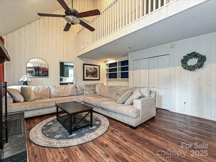 2437 Woodleigh Drive, Gastonia, NC 28056.  MLS# CAR4255182, YatesRealty ID 14250. Great Room