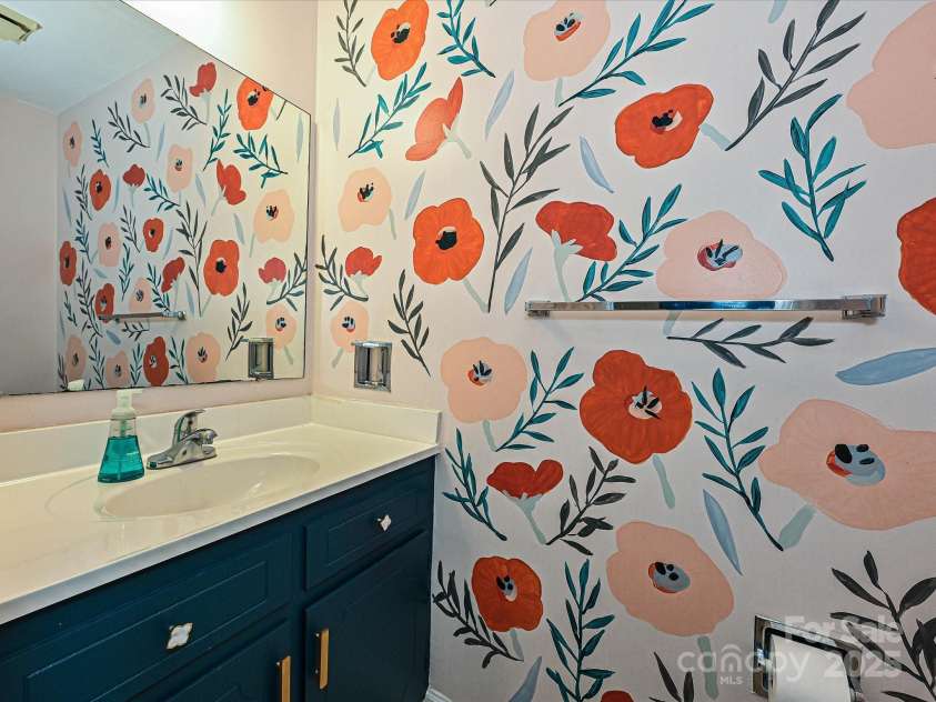 2437 Woodleigh Drive, Gastonia, NC 28056.  MLS# CAR4255182, YatesRealty ID 14250. Powder Room