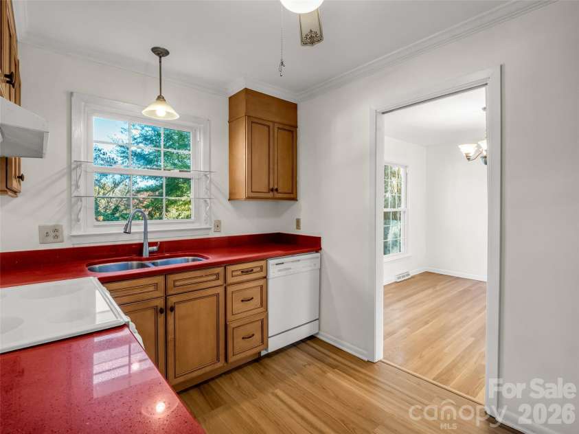 101 Bent Creek Ranch Road, Asheville, NC 28806.  MLS# CAR4318923, YatesRealty ID 14252. Kitchen